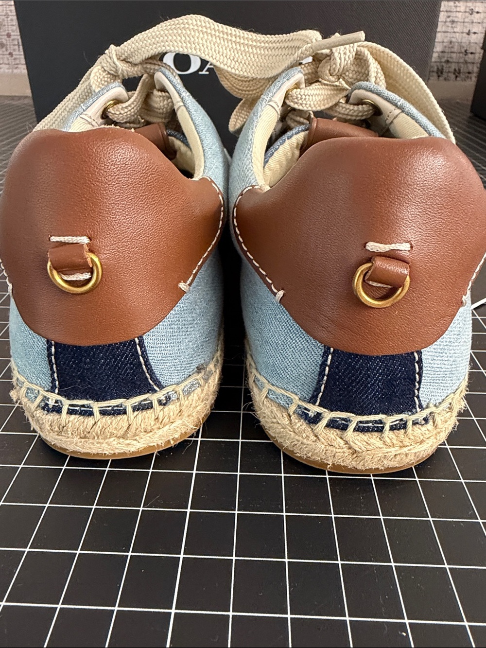 Great Condition Women Coach Sneakers Size 9. - Picture 4 of 11